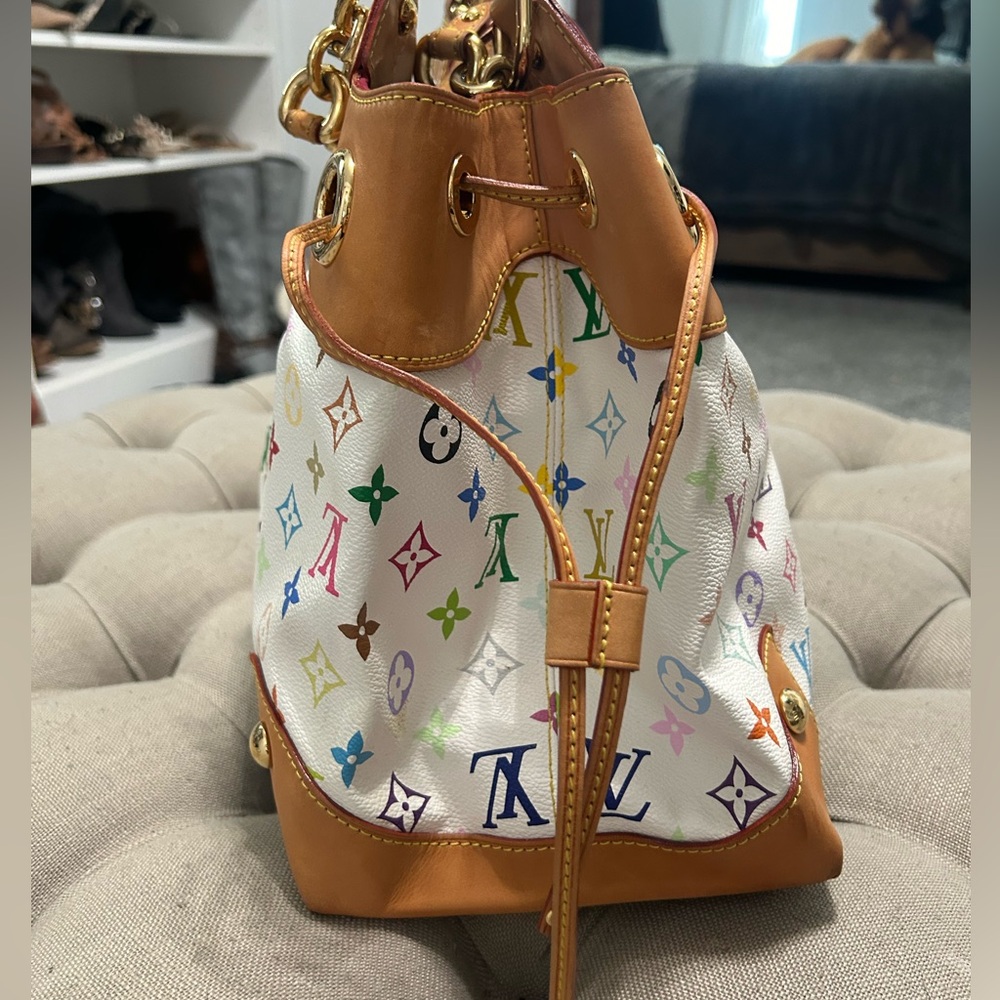 Louis Vuitton Ursula Murakami Monogram - Picture 12 of 17
